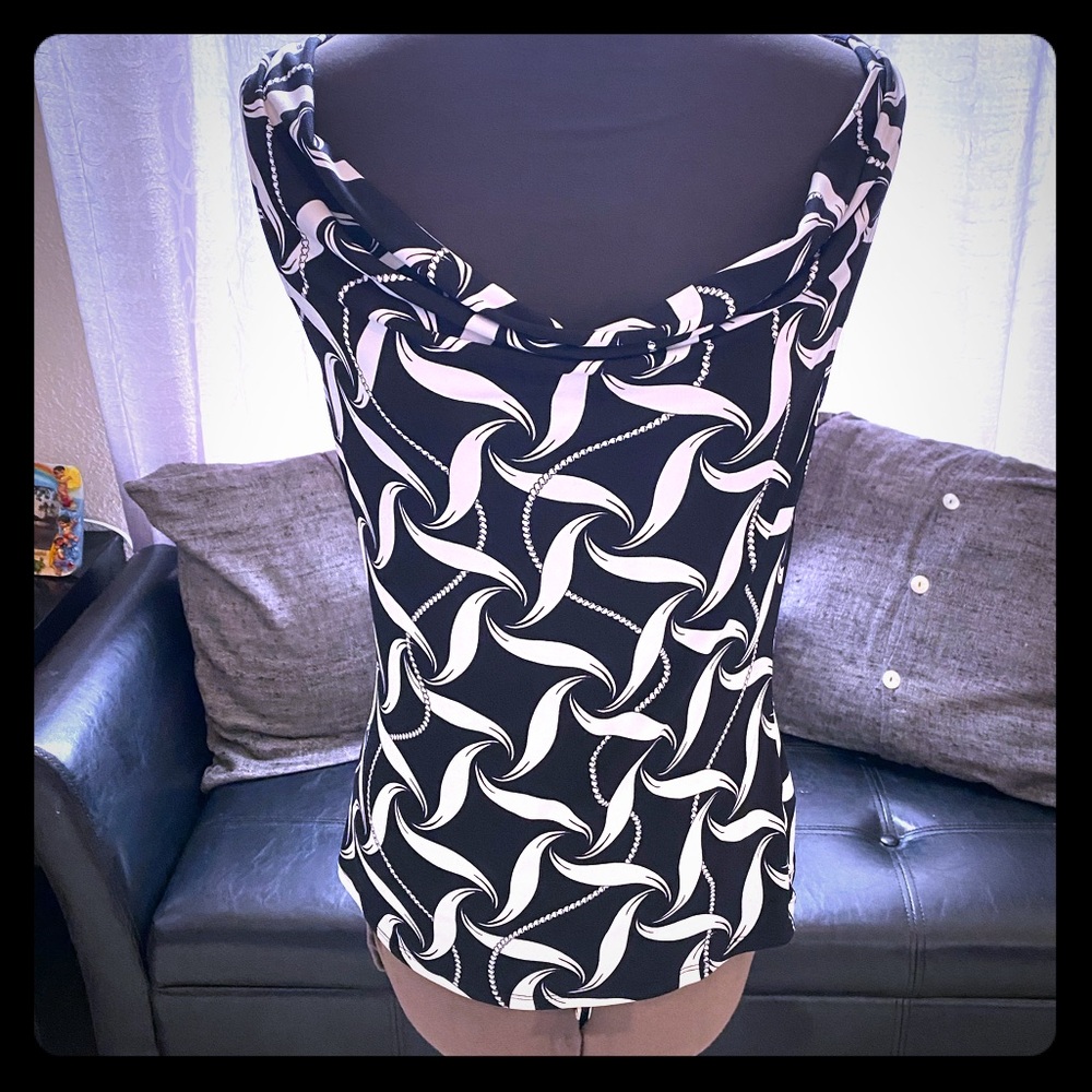 White House Black Market top size M